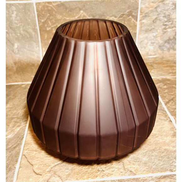 Set of 2 Fluted Glass Vases - Threshold designed with Studio McGee - New - Picture 6 of 6